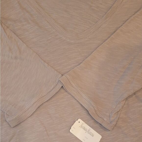 NWT Jethro Neiman Marcus Gray Gray Distressed Hem Asymmetrical Top Tshirt M - Picture 8 of 12